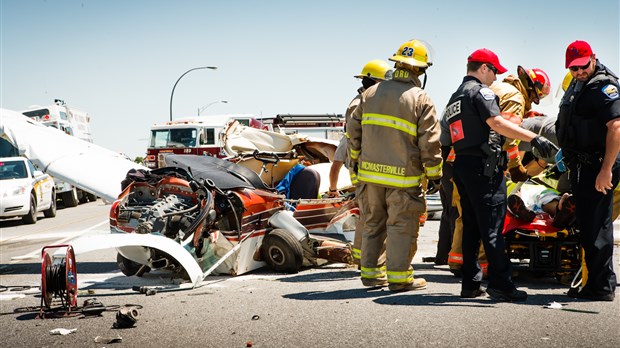 Un avion s’écrase sur l’autoroute 20 à Saint-Mathieu-de-Beloeil